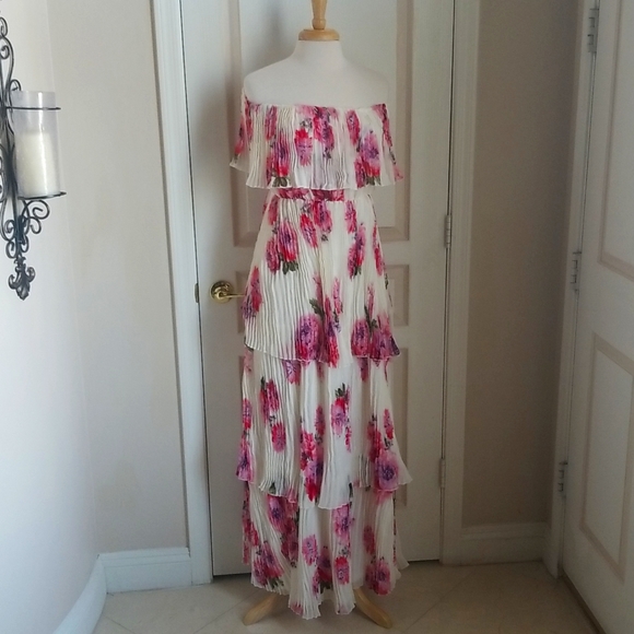 Tier of Roses Off the Shoulder Maxi NWOT - Picture 2 of 6